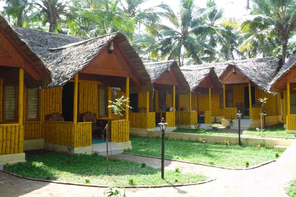Savithri Inn Bamboo Cottages & Resorts วาร์คาลา ภายนอก รูปภาพ