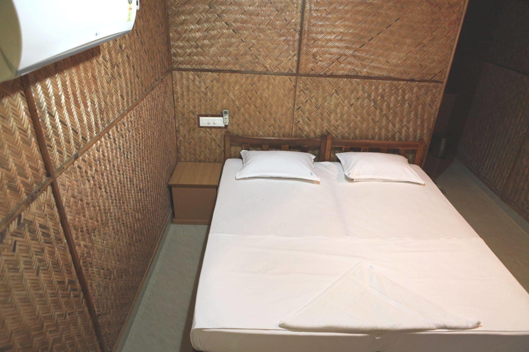 Savithri Inn Bamboo Cottages & Resorts วาร์คาลา ภายนอก รูปภาพ