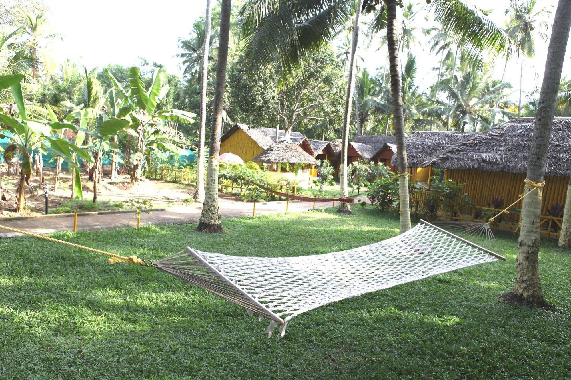 Savithri Inn Bamboo Cottages & Resorts วาร์คาลา ภายนอก รูปภาพ