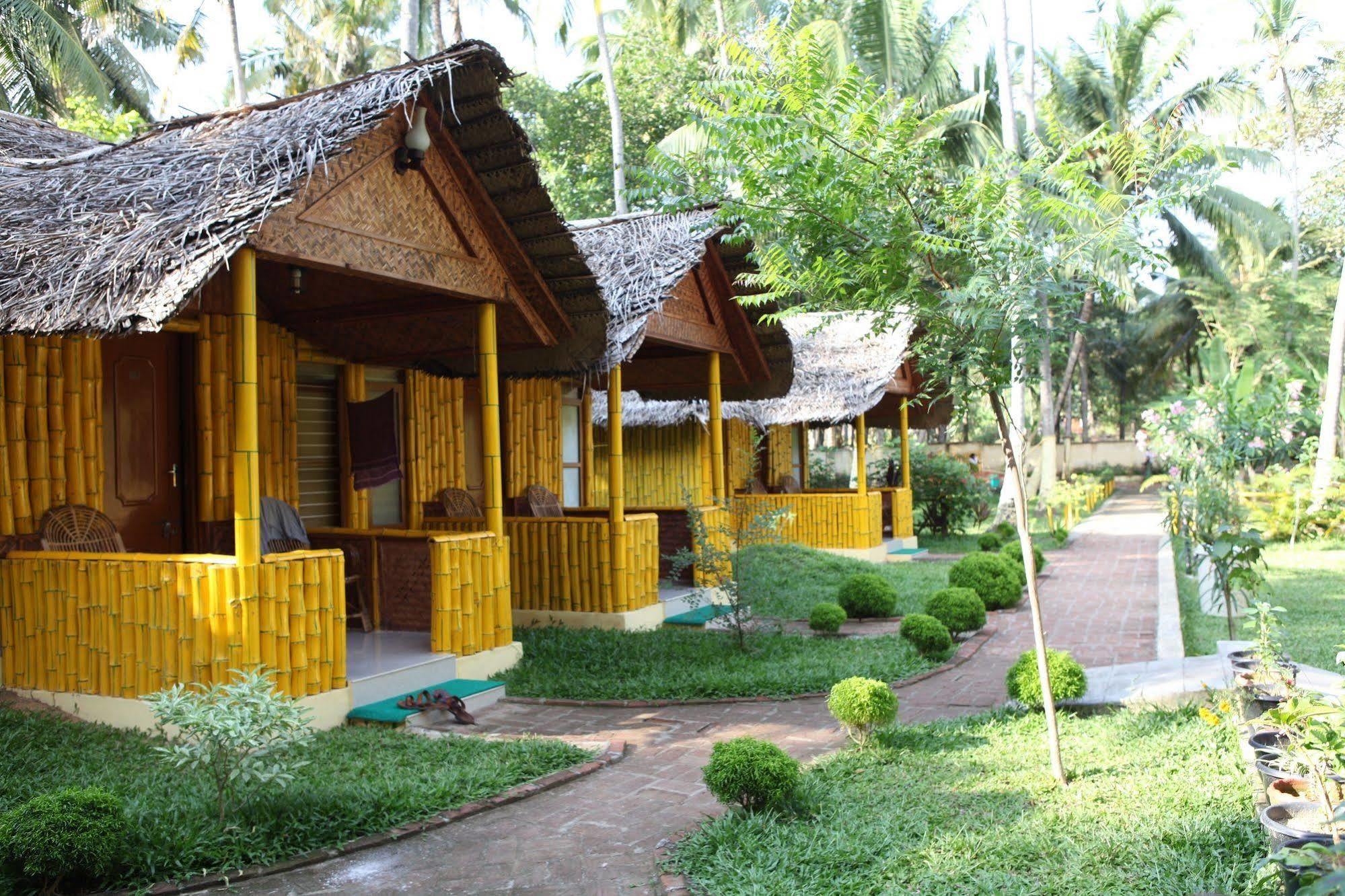 Savithri Inn Bamboo Cottages & Resorts วาร์คาลา ภายนอก รูปภาพ